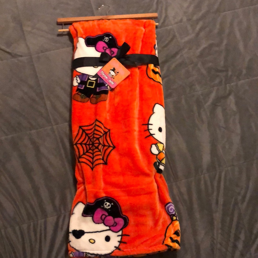 Halloween Hello Kitty throw